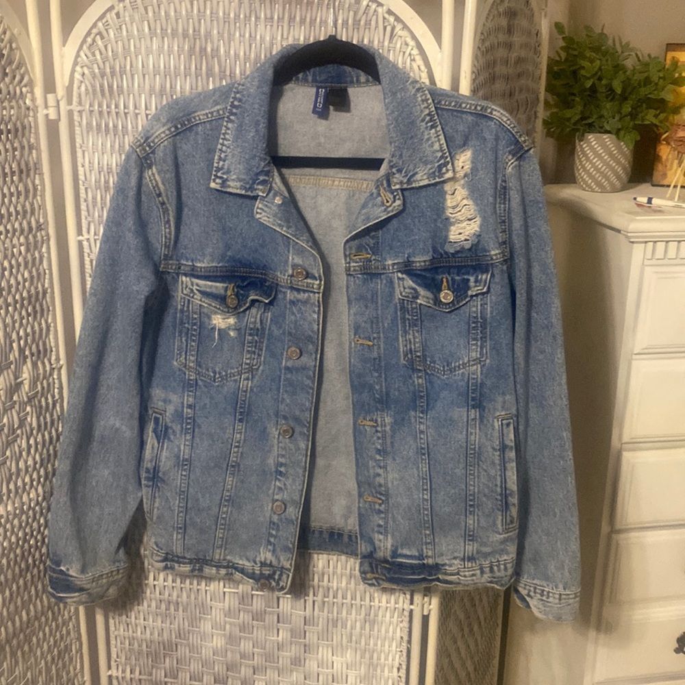 Divided H&M Distressed Blue Jean Denim Jacket Size Small